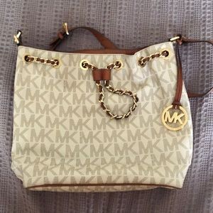 Michael Kors Bucket Bag